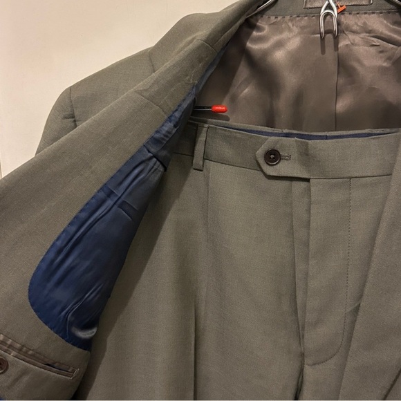 Charles Tyrwhitt Men's Green Suit - Picture 5 of 11